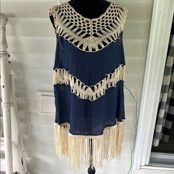 Umgee Tops - NWT Umgee Navy and Cream Fringe Top   E